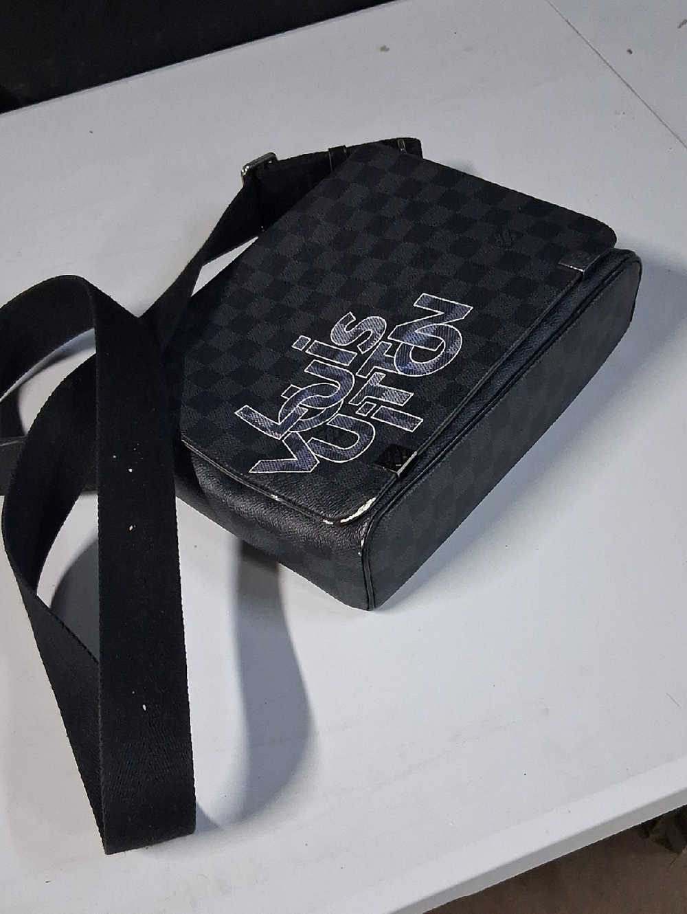 Louis Vuitton District Messenger PM Damier Graphite - Picture 2 of 9